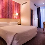 Royal Opera Hotel